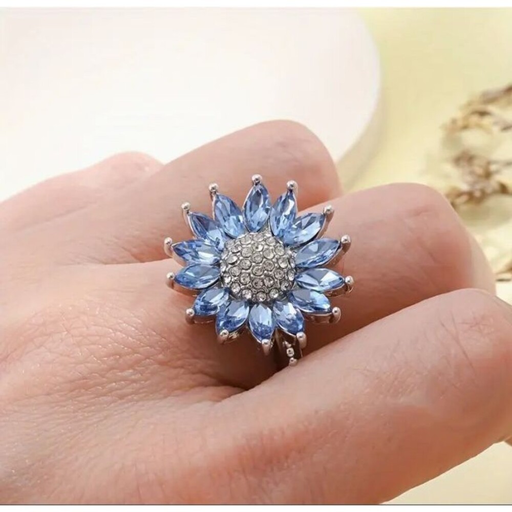 Silver Blue Marquise Flower Ring Clear Stones Center Size 9